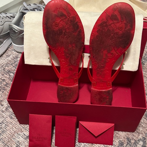 Valentino Red Rockstud Bow Jelly Sandals with Gold Studs - Picture 7 of 7
